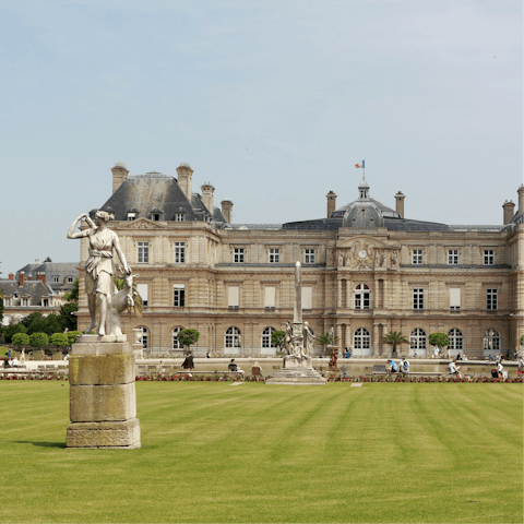 Begin your sightseeing adventure at Jardin du Luxembourg