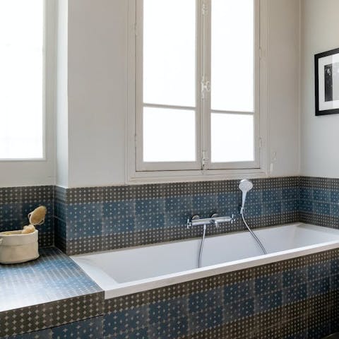 Treat yourself to a bubble bath after a long walk around the city