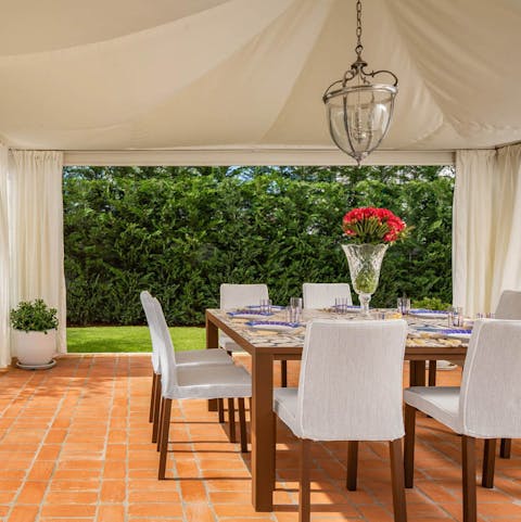 Have drinks and dinner al-fresco on the dining pavilion