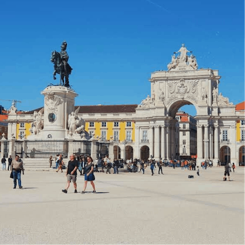 Sample the cafes, bars, and restaurants, in nearby Praça do Comércio