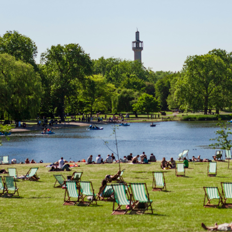 Start your day with a walk around Regent's Park
