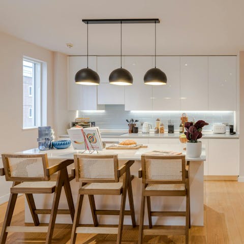 Start your morning with a meal around the breakfast bar