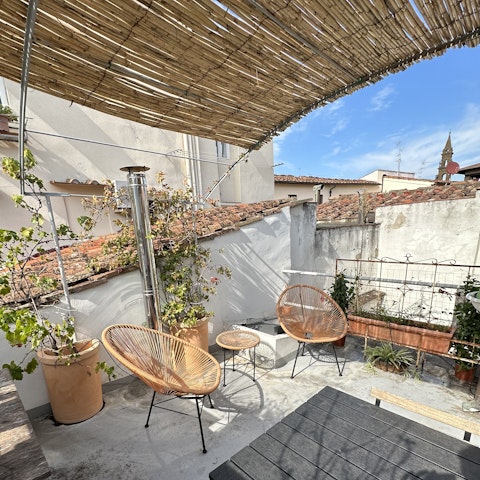 Enjoy your morning cappuccino on the shaded roof terrace