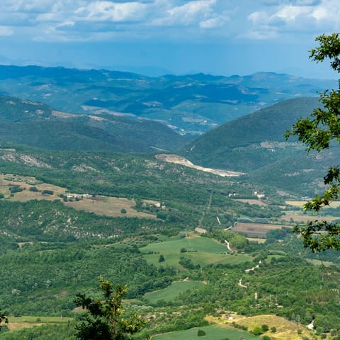 Discover the beauty of Italy's green heart from Umbria