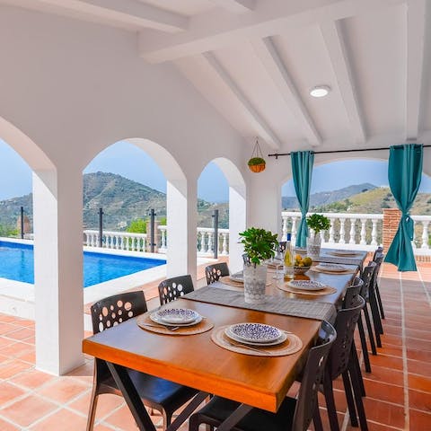 Enjoy a delicious alfresco breakfast out on the patio