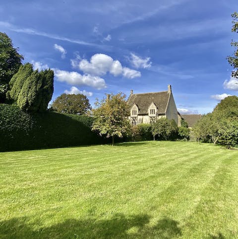 Take a stroll through the picturesque orchard and Italian garden