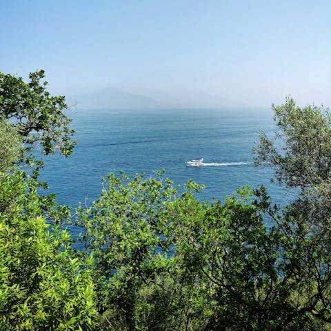 Discover the Sorrento Coast from your base in Massa Lubrense