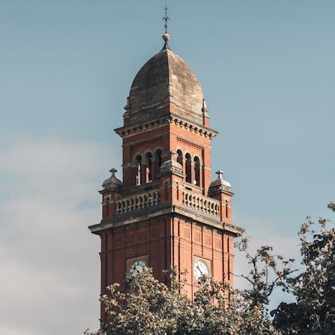 Make the most of your unbeatable location a few minutes' walk from the heart of historic Leamington Spa