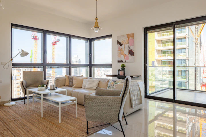 Picture of Penthouse Painting, Bat Yam, Center District | Plum Guide