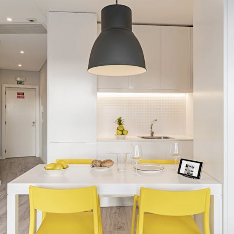 Stock up at the nearby farmer's market and serve up some homemade delicacies at the dining table