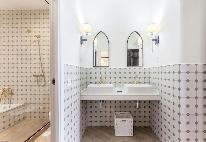 Bathroom photo