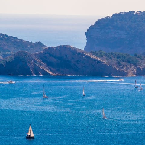 Stroll down to the beach and enjoy majestic views over this beautiful landscape