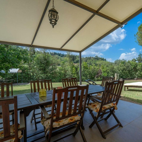 Enjoy delicious alfresco feasts beneath the pergola