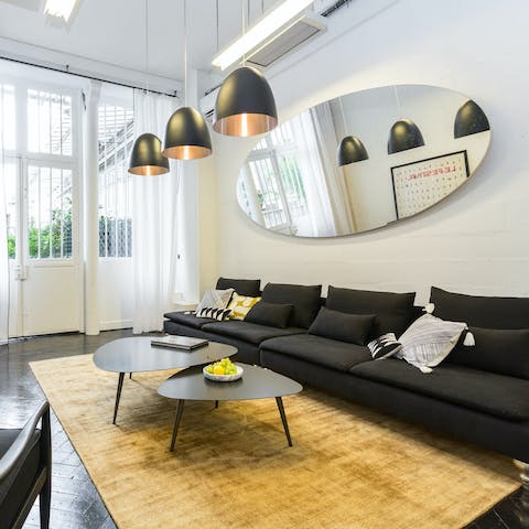 Return to this peaceful apartment in between visiting galleries and museums