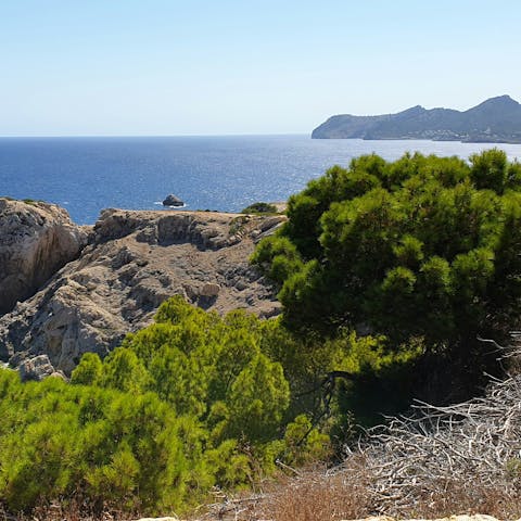 Discover the port resort of Cala Ratjada, a ten-minute drive away