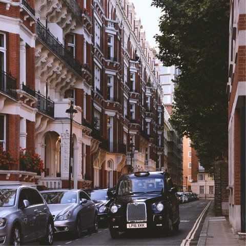 Explore the historic markets and quirky boutiques of Clerkenwell