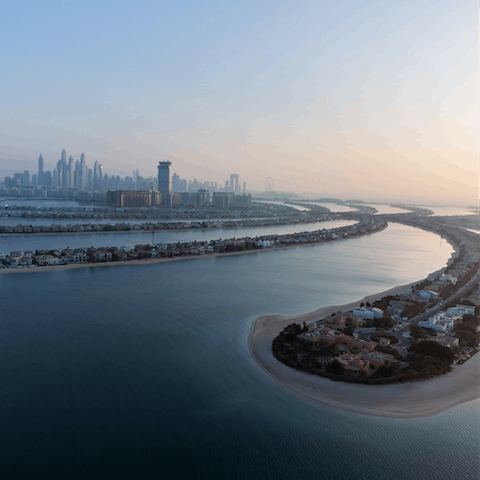 Discover the exciting waterparks and pretty beaches of Dubai