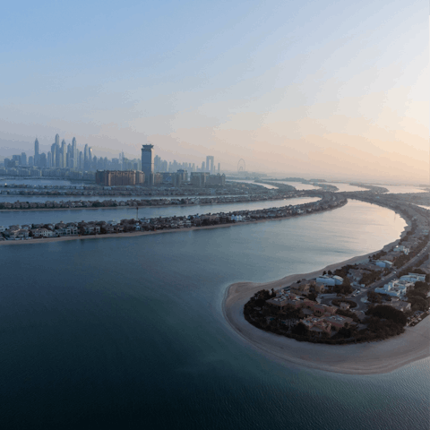 Discover the exciting waterparks and pretty beaches of Dubai