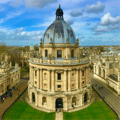 Drive forty minutes east to arrive at the historic city of Oxford