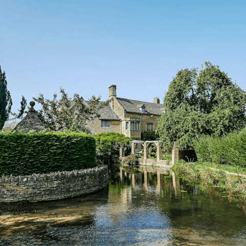 Reach the picturesque Bourton-on-the-Water in twenty minutes by car