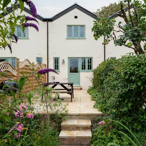 Relax out on your private patio and barbecue some locally sourced produce