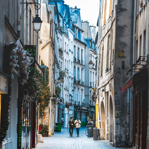 Discover the charms of the beautiful Marais, right on your doorstep