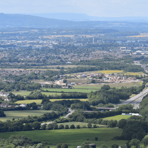Stroll down to Cheltenham city centre for excellent dining and shopping
