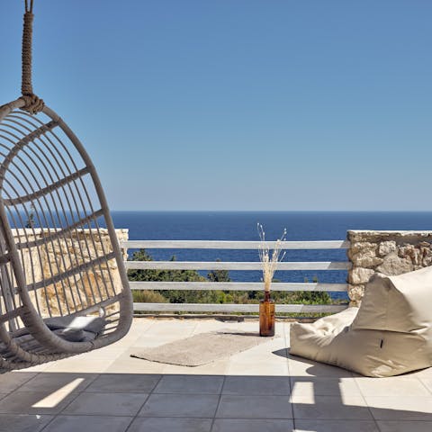 Enjoy uninterrupted vistas of the sparkling seascape while sipping your coffee each morning