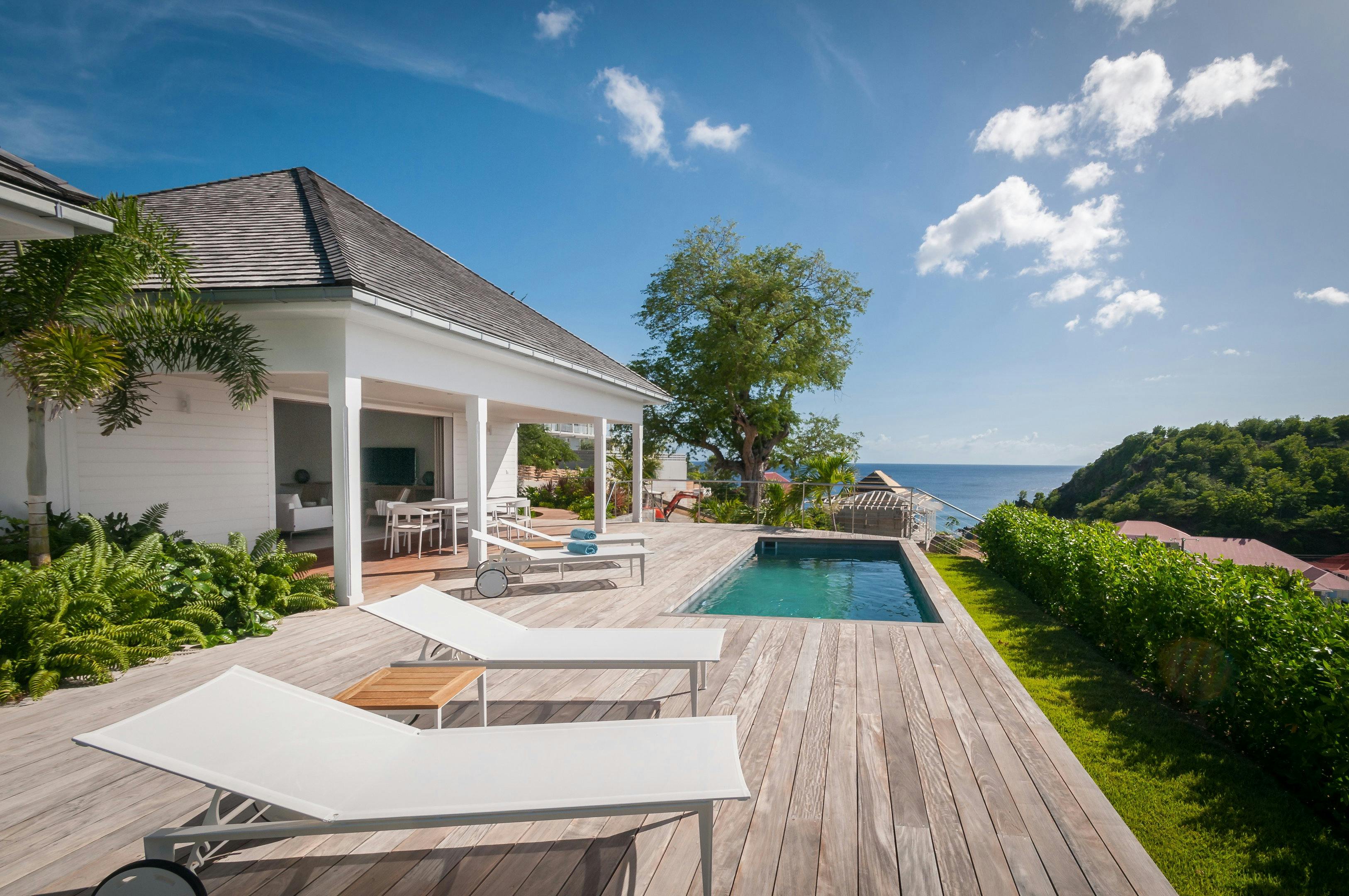 Gustavia Glow