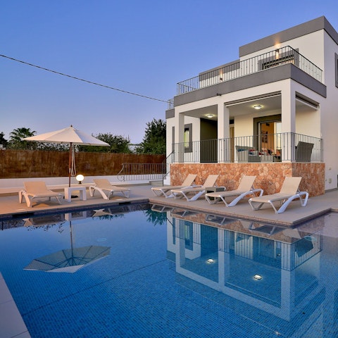 Splash about in your private pool on hot afternoons