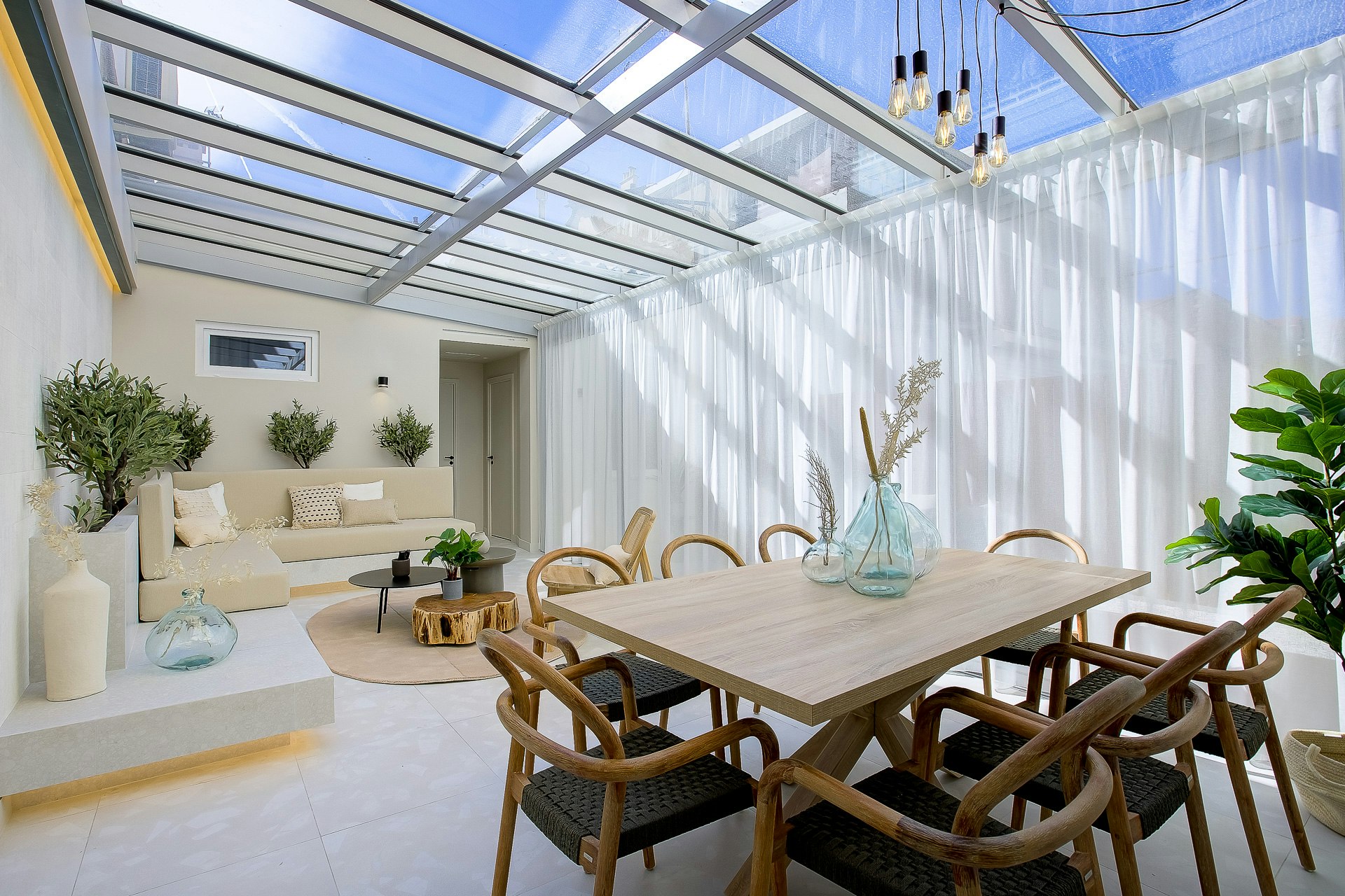 Cosmopolitan Scene