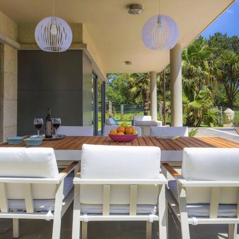 Enjoy dinner and drinks alfresco on the covered terrace