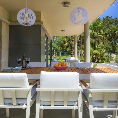 Enjoy dinner and drinks alfresco on the covered terrace