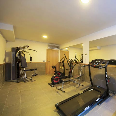 Maintain your daily fitness routine at the fully-equipped gym