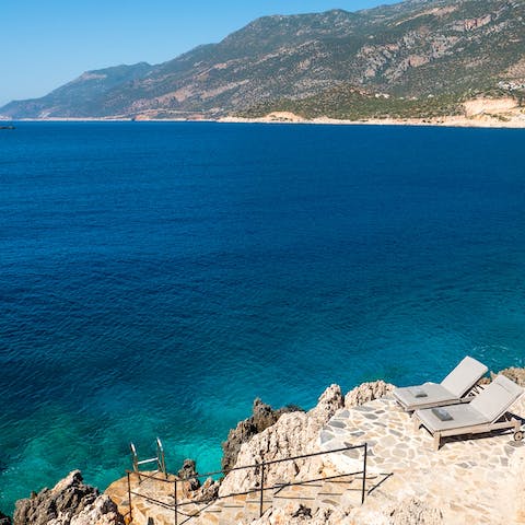 Break up the morning with snorkelling off your own private swimming platform