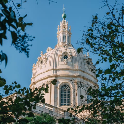 Explore Estrela, a charming neighbourhood with its own basilica