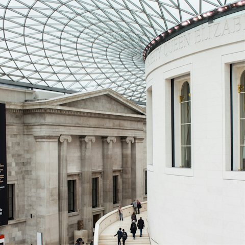 Stay just seconds away from the British Museum