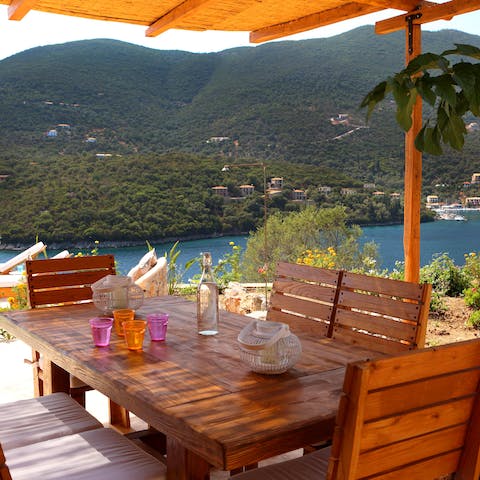 Gather together for an alfresco feast while taking in your stunning natural scenery