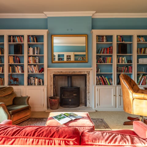 Spend cosy evenings relaxing with drinks by the fire
