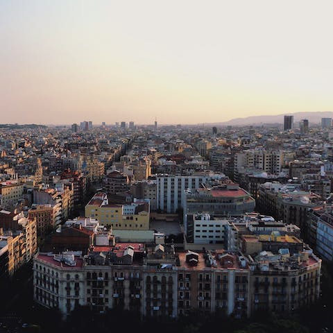 Enjoy your stay in the elegant Eixample neighbourhood