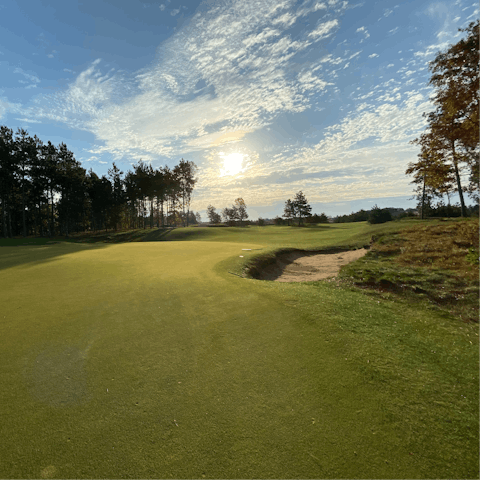 Perfect your swing on the golf course, just a couple of minutes away