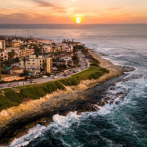 Step outside to walk along the glorious coast in La Jolla