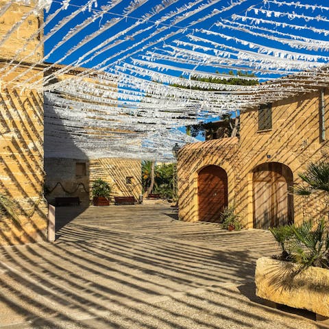 Experience the beauty of Alcúdia from this home in its historic centre