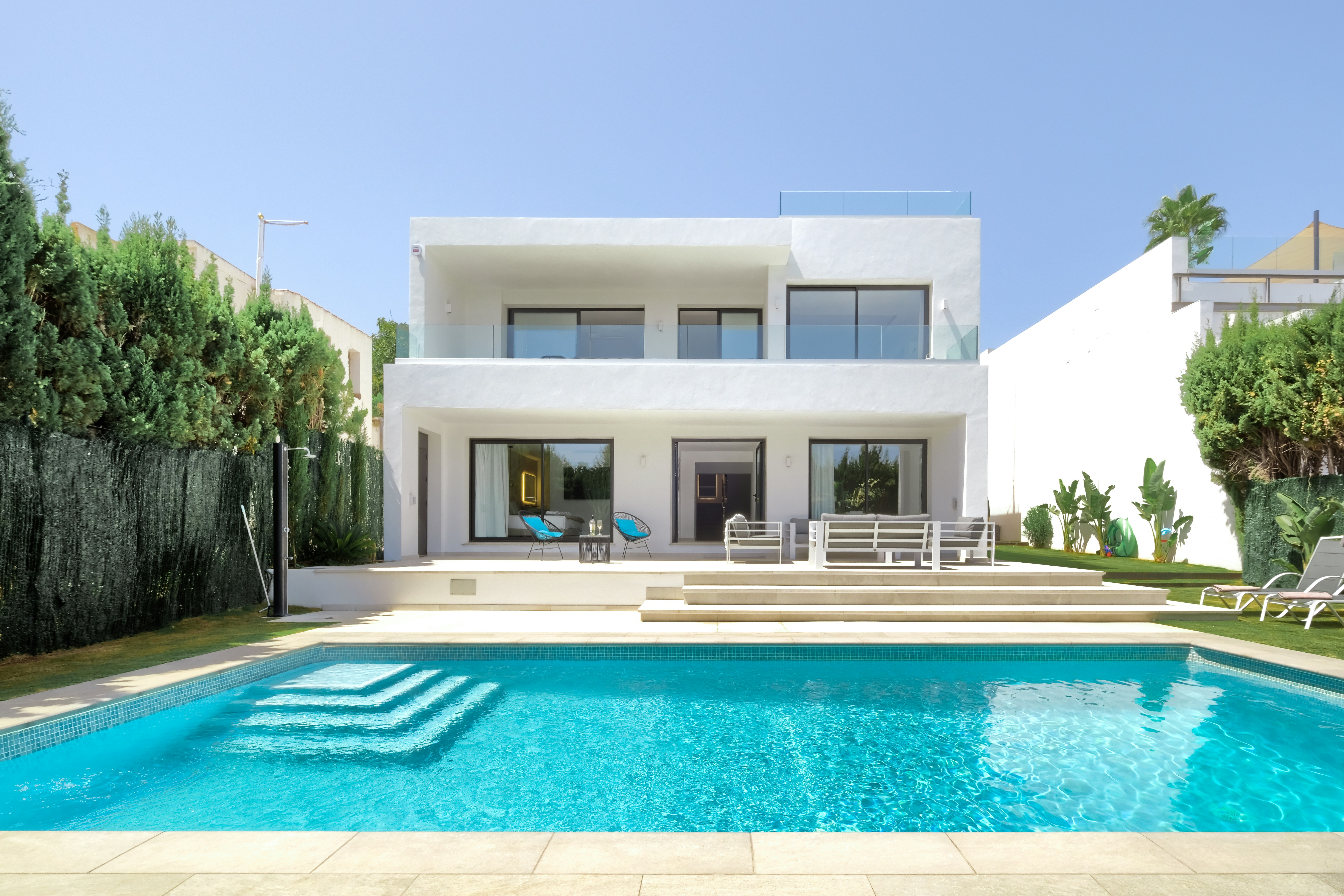 Palm Trees & Pools