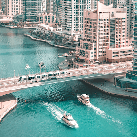 Discover the Dubai Marina Walk, right on your doorstep