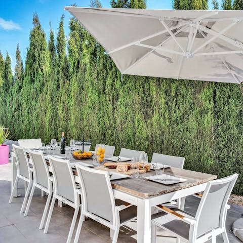 Fire up the barbecue and tuck into an alfresco feast