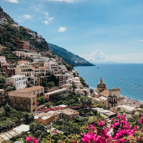 Stroll to the centre of Positano in just twenty minutes