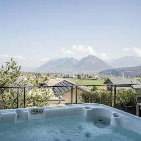 Be inspired by the majestic views from the Jacuzzi