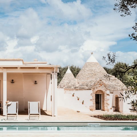 Start your day with a float in the private pool
