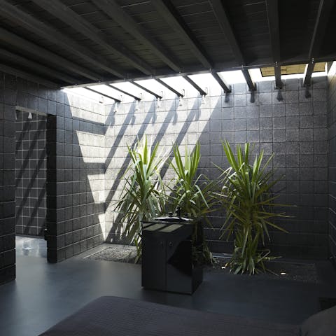 Enjoy the feeling of the desert breeze flowing through your bedroom